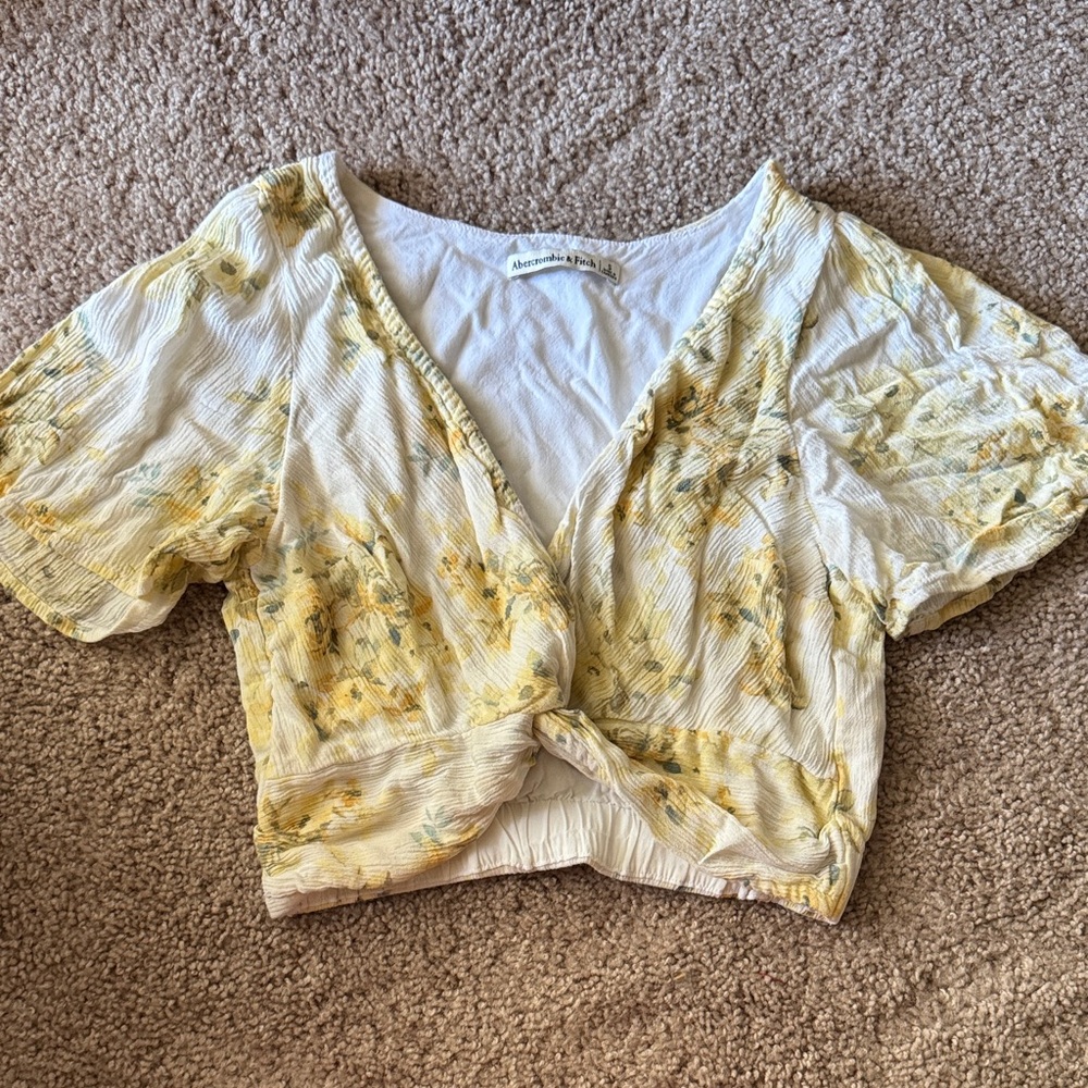 American Eagle Outfitters Floral Twist Crop Top